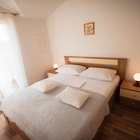 Apartmani Bare I Danica Grebastica Exterior photo