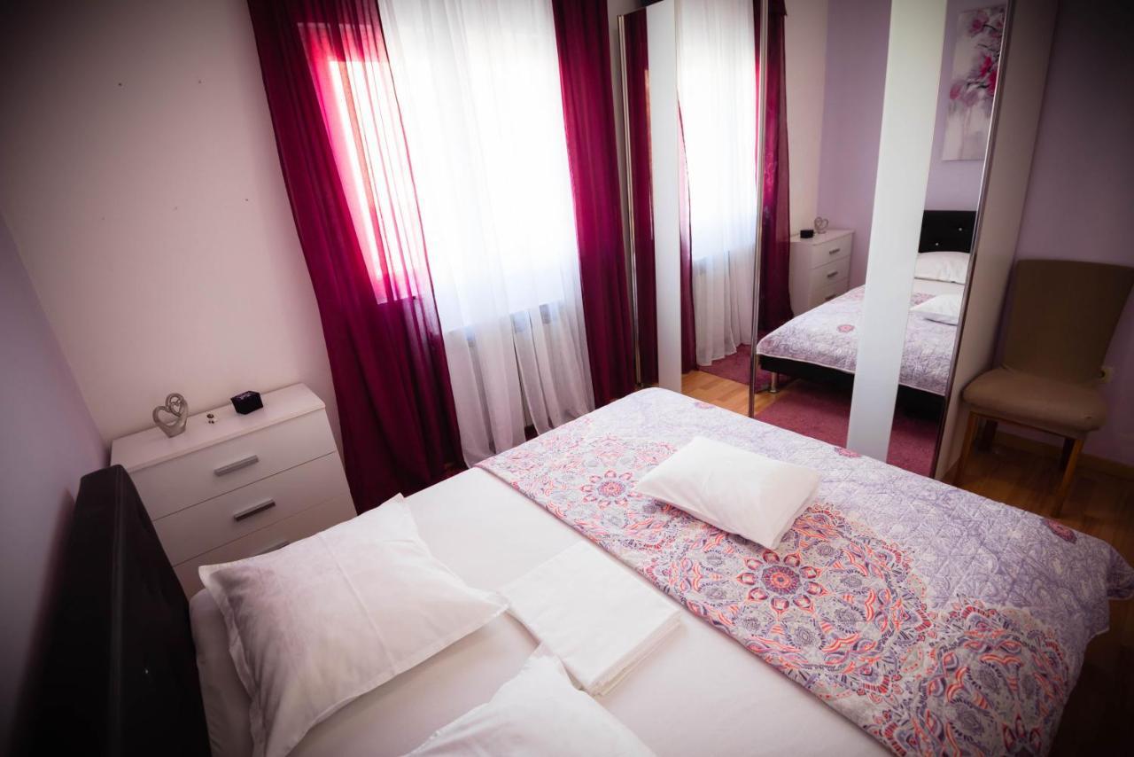 Apartmani Bare I Danica Grebastica Exterior photo