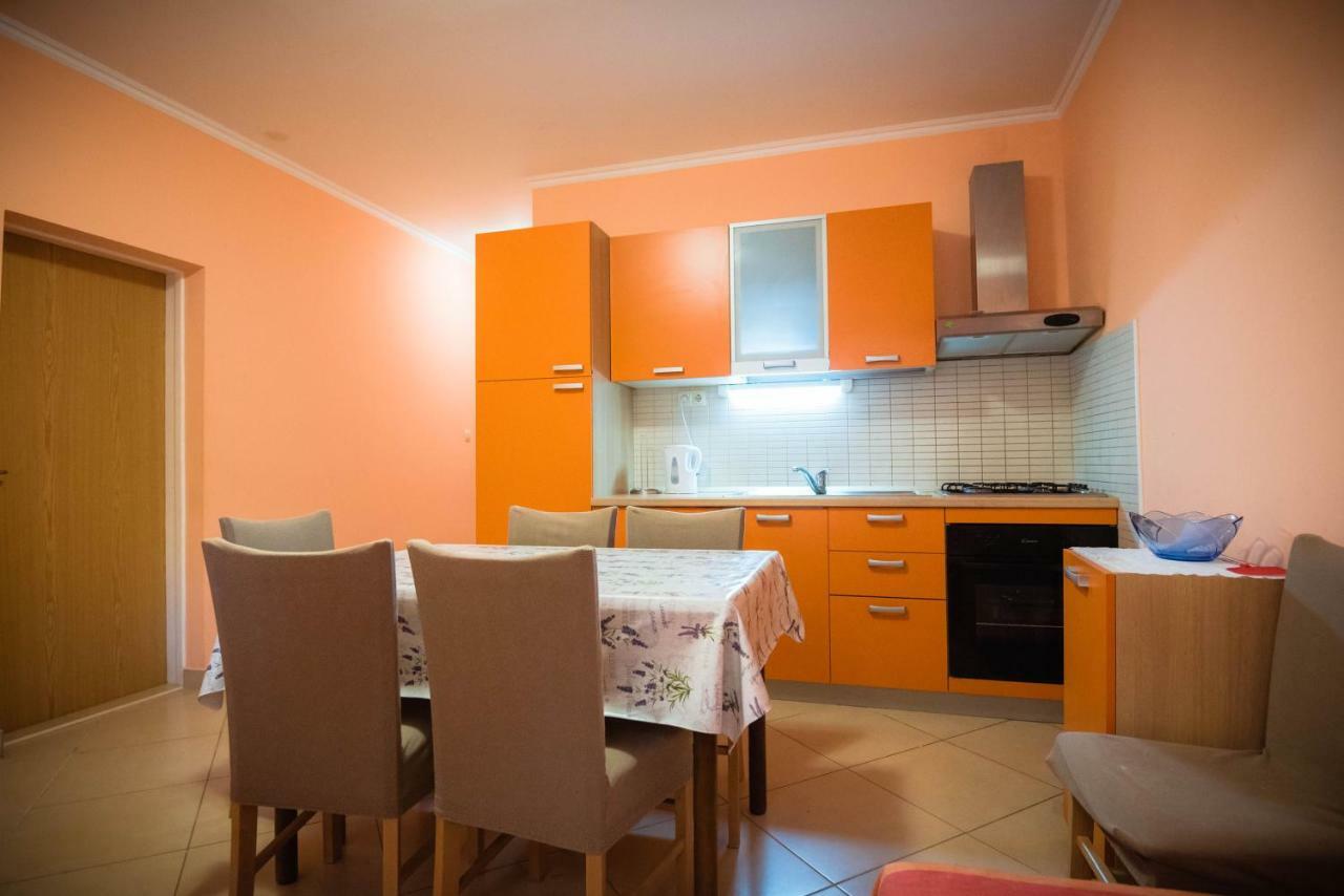 Apartmani Bare I Danica Grebastica Exterior photo