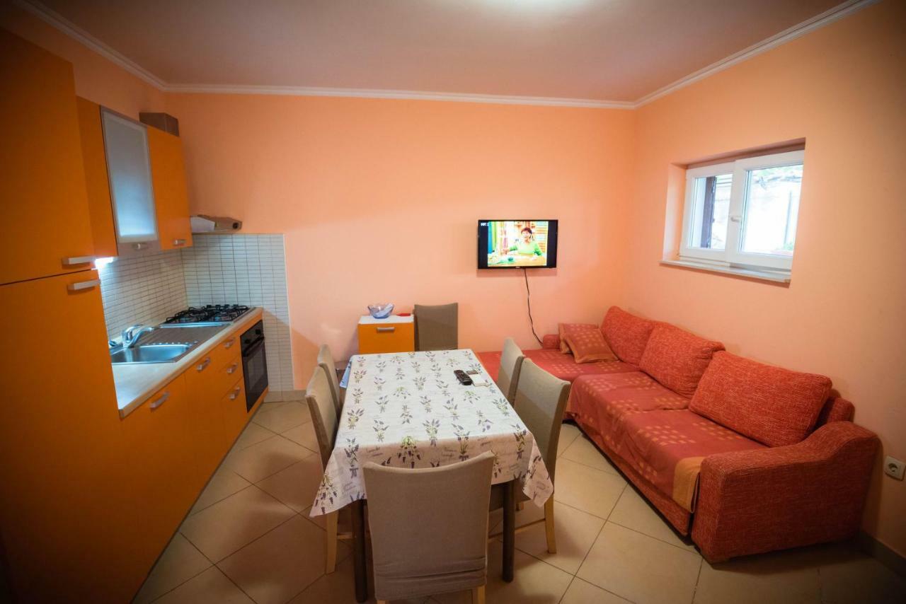 Apartmani Bare I Danica Grebastica Exterior photo